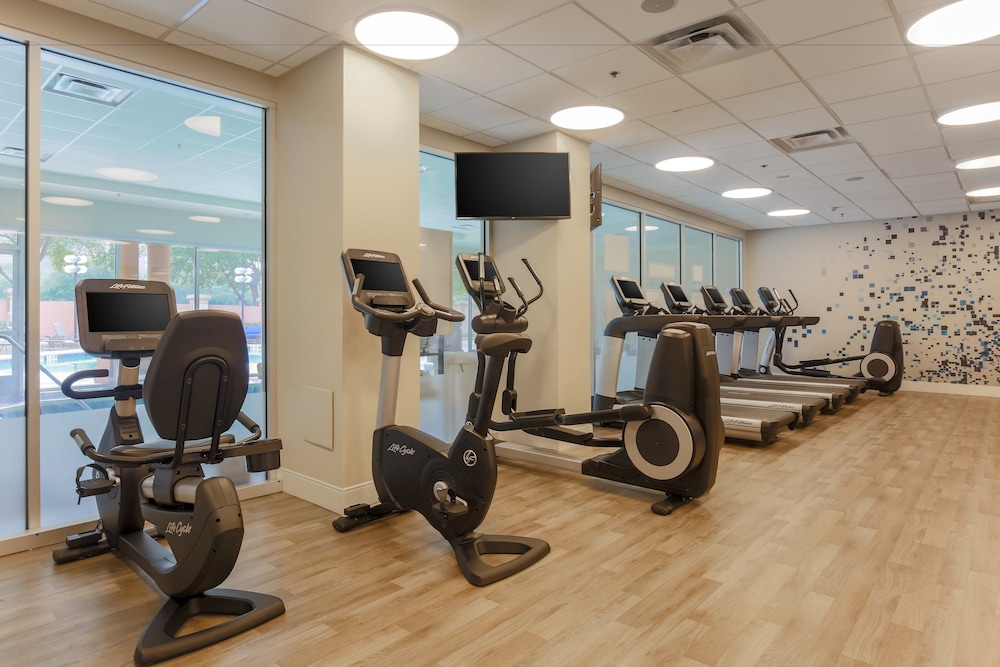 Sheraton Suites Market Center 22/49