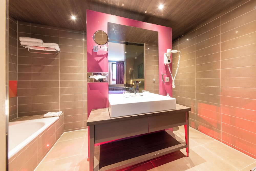 Koener Hotel and Spa 49/50
