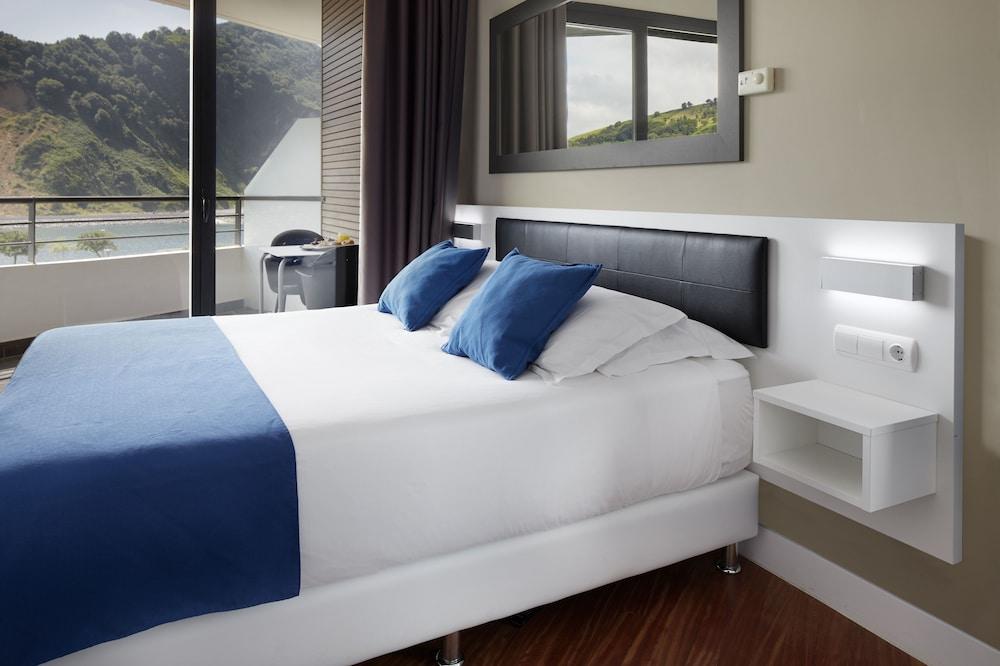 Petite, Single, Double Bed
