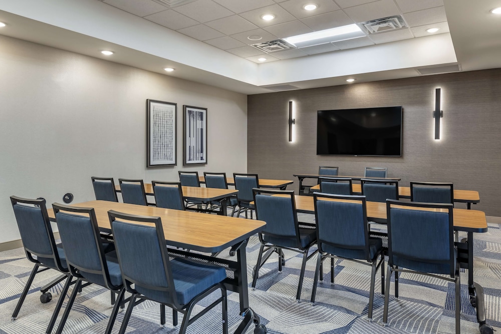 Hyatt Place Indianapolis Carmel 43/54