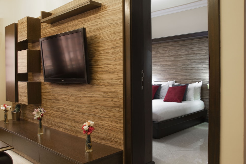 Home Suites Hotel 28/80