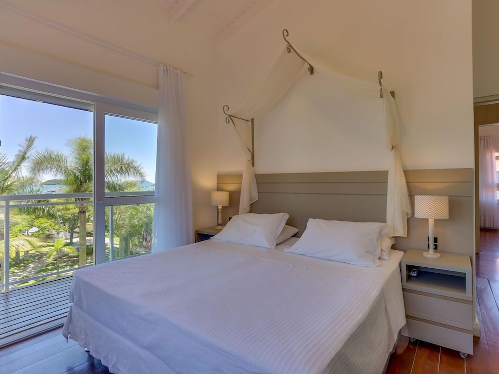 3 Rooms, House, 2 Double and Twin Beds