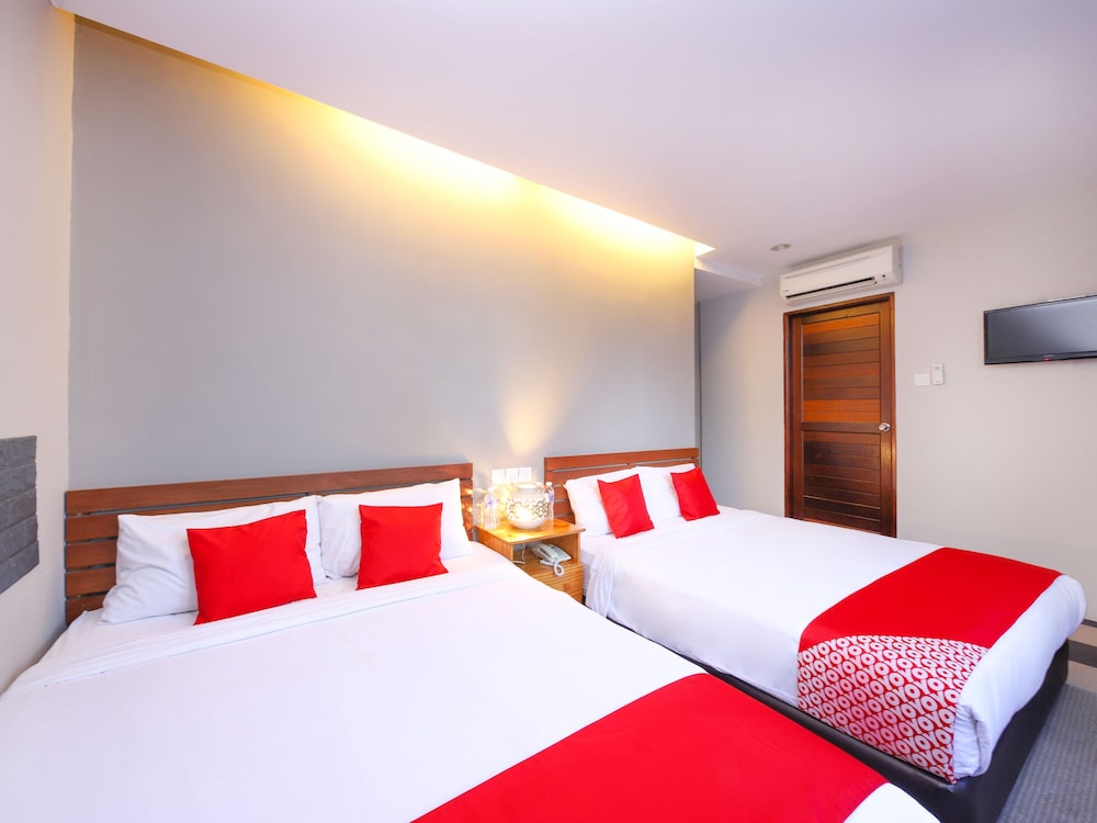 Hotel O Hills Residence 7/16