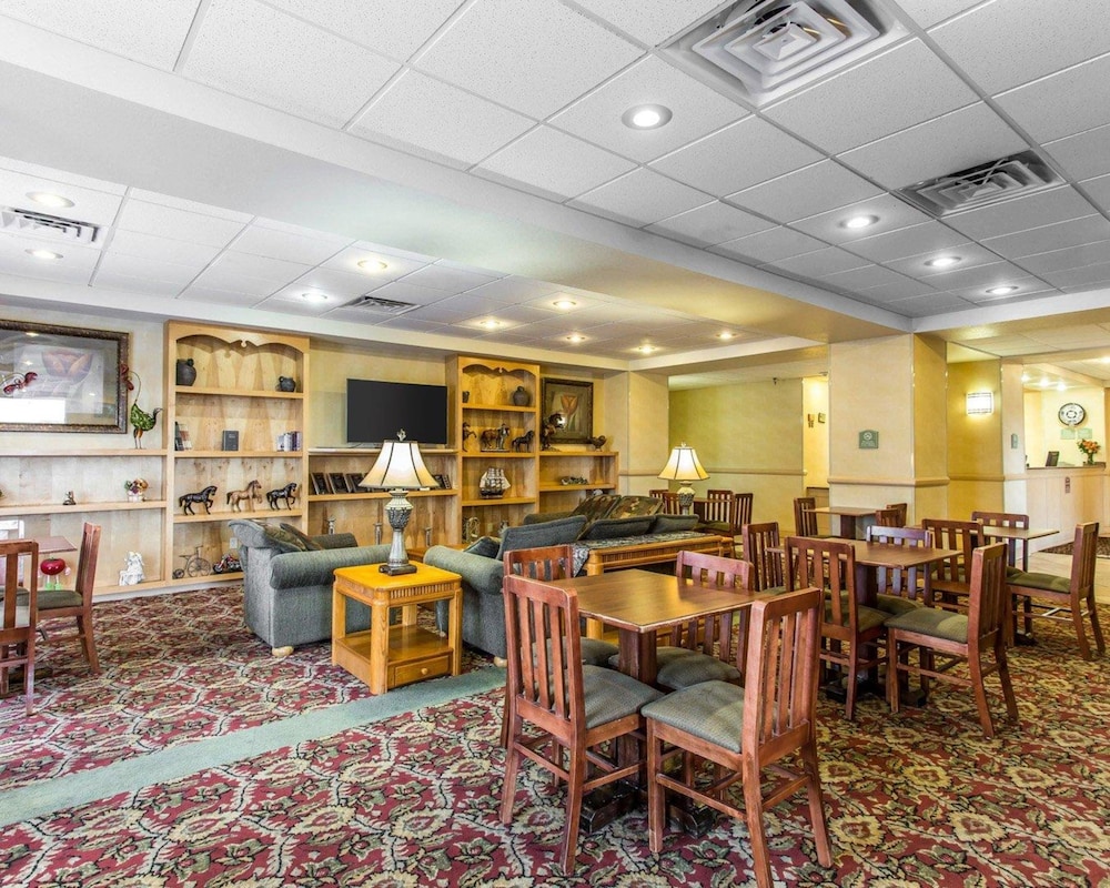 Comfort Inn & Suites Rawlins WY 33/48
