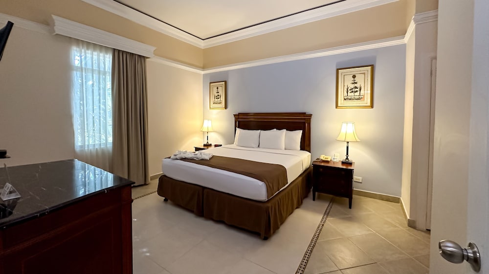 El Prado Hotel 19/62