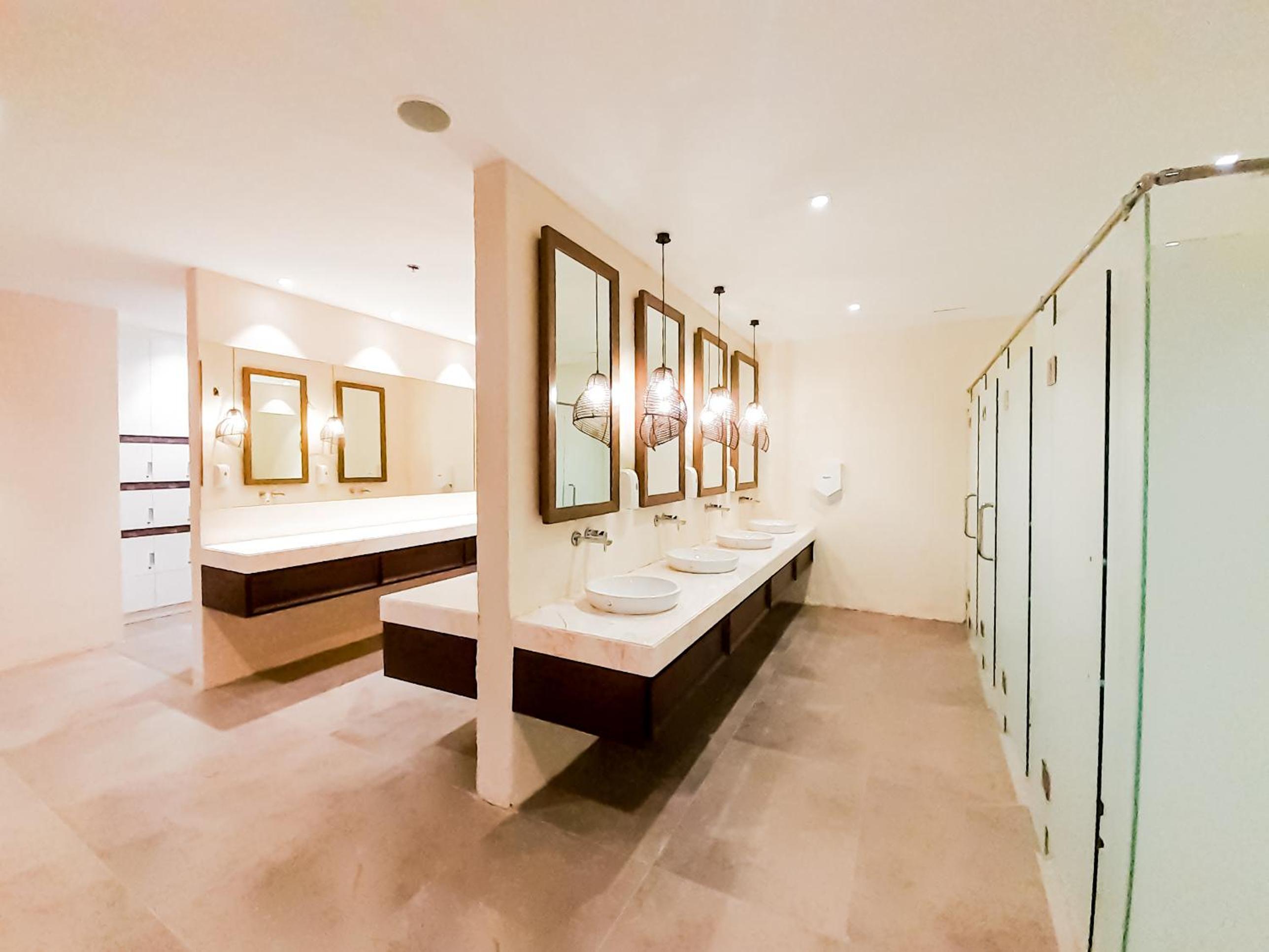 The Excelsior Hotel Las Pinas 23/50