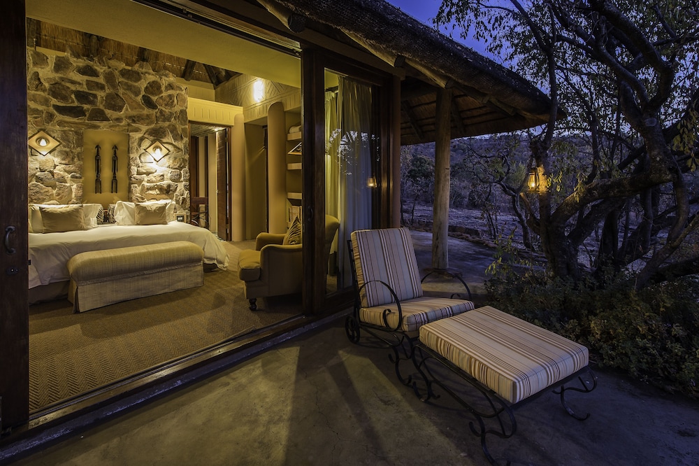 Ekuthuleni Lodge 22/50