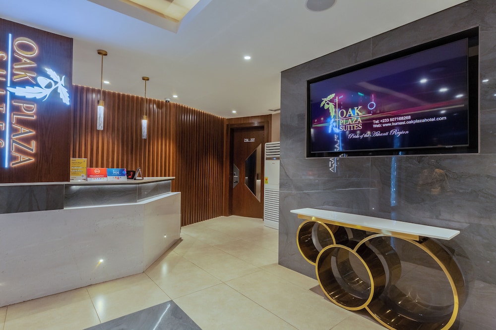 Oak Plaza Suites 10/66