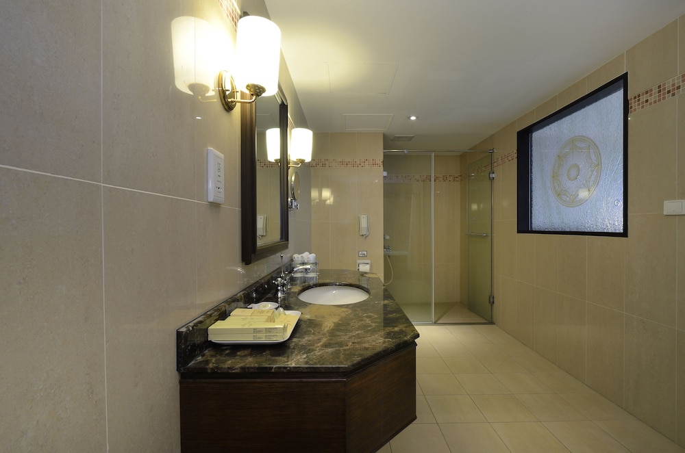 Hotel Regalees 42/43