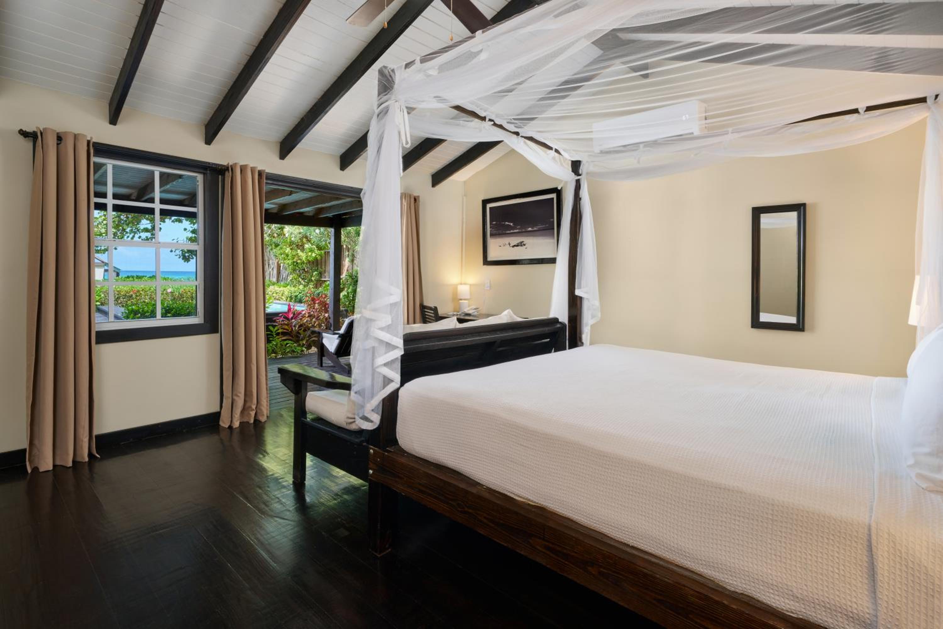 Pool Cottage, Sanctuary, King Bed, Beach Front