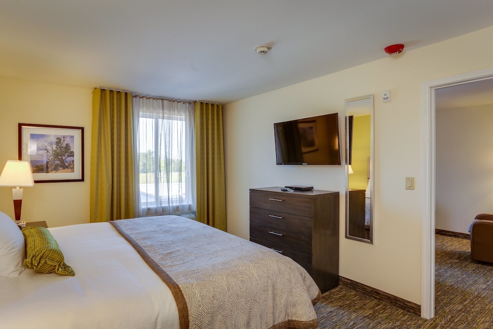 Candlewood Suites College Station At University 6/46