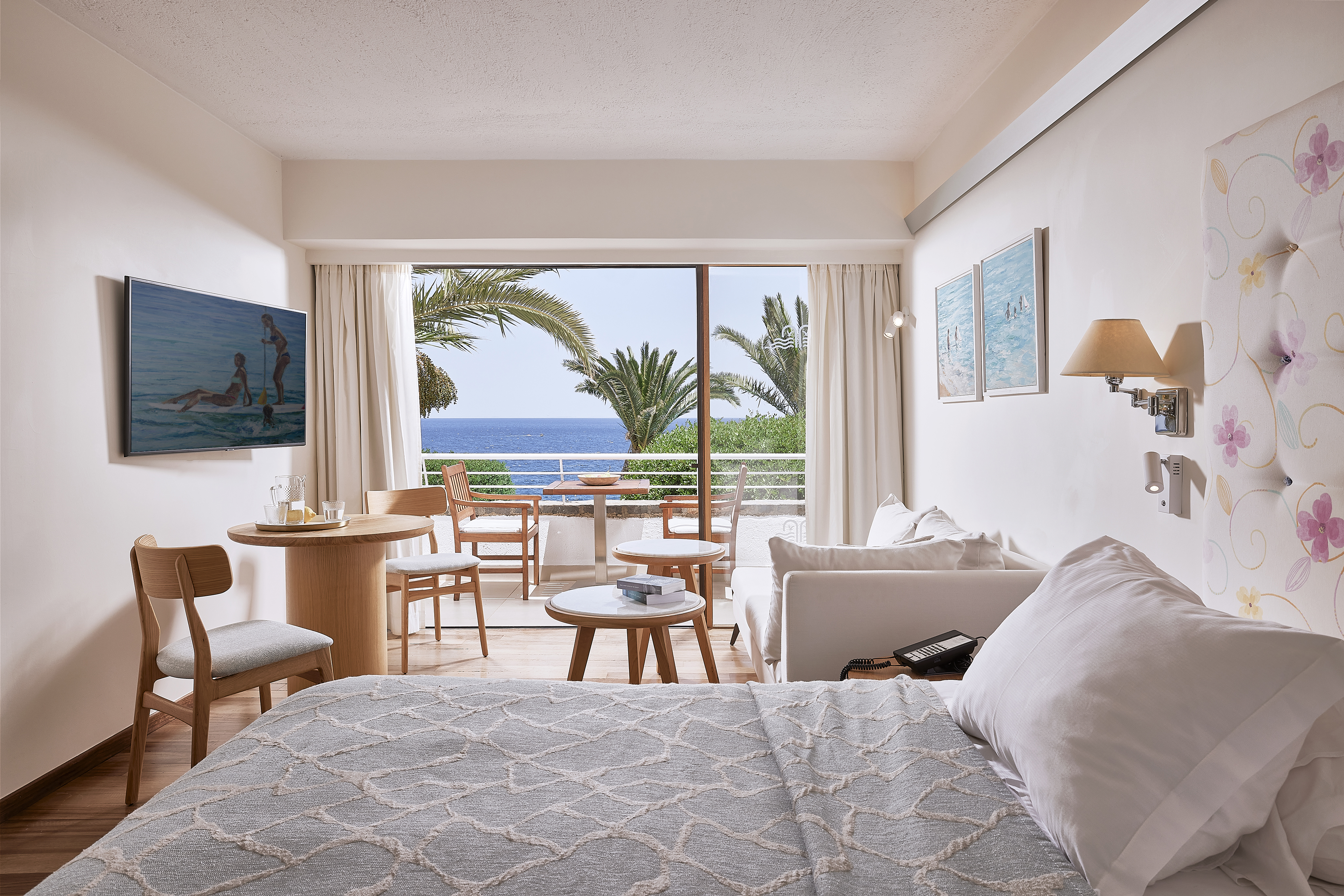 Classic, Double Bed, Partial Sea View, Side Sea View