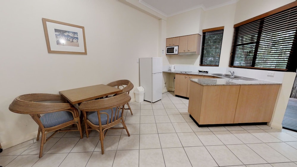Silkari The Pavilions Port Douglas 54/65