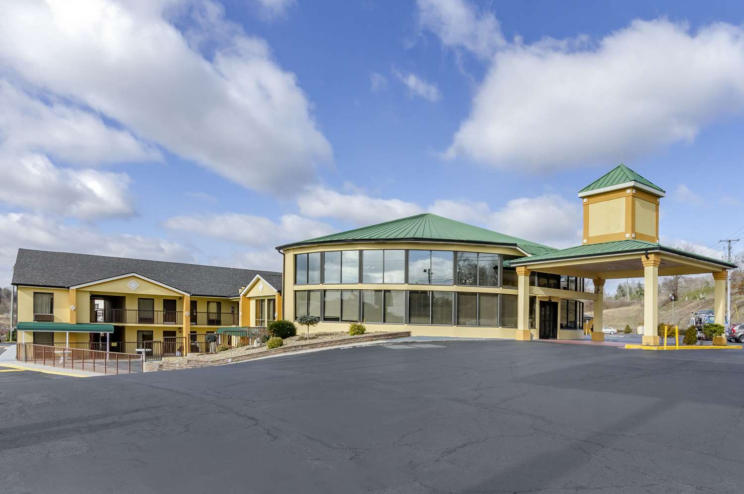 Quality Inn Hillsville 47/48