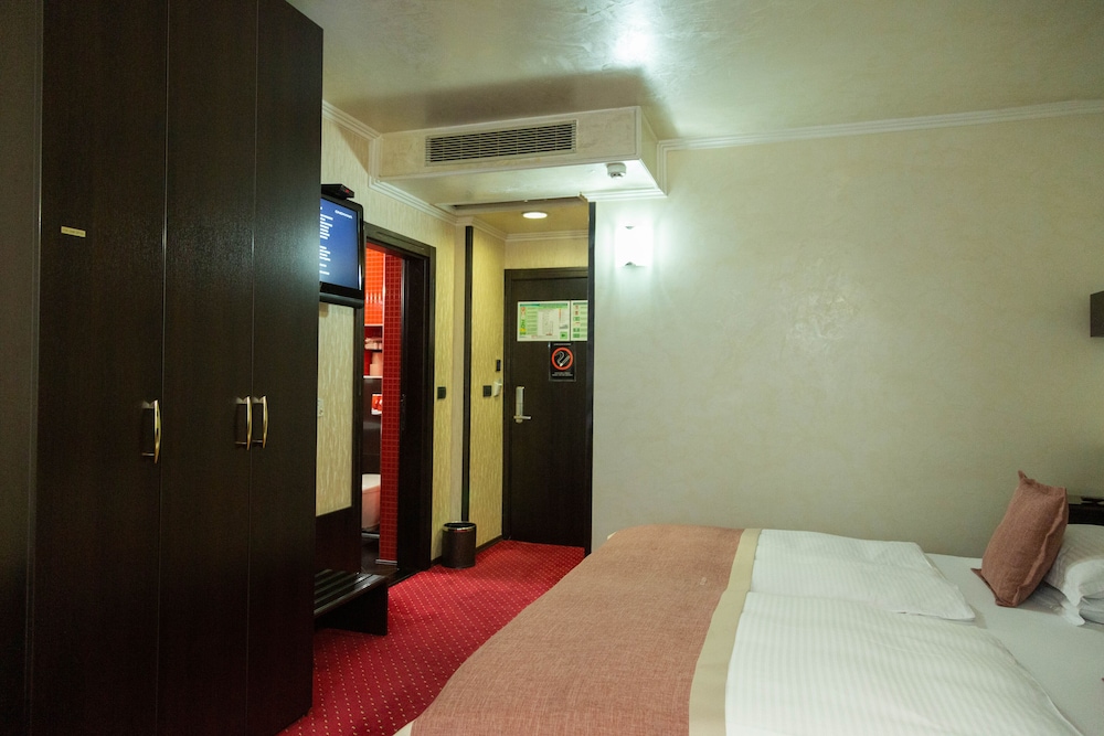 Prezident Hotel 27/75