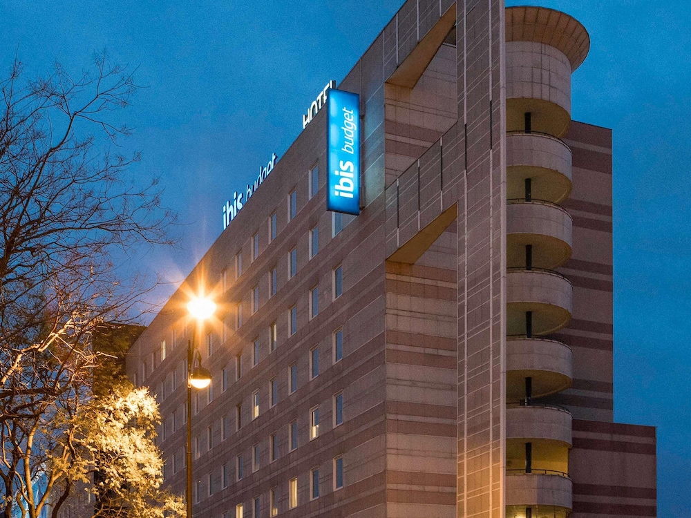 Ibis Budget Paris Porte De Montmartre 4/60