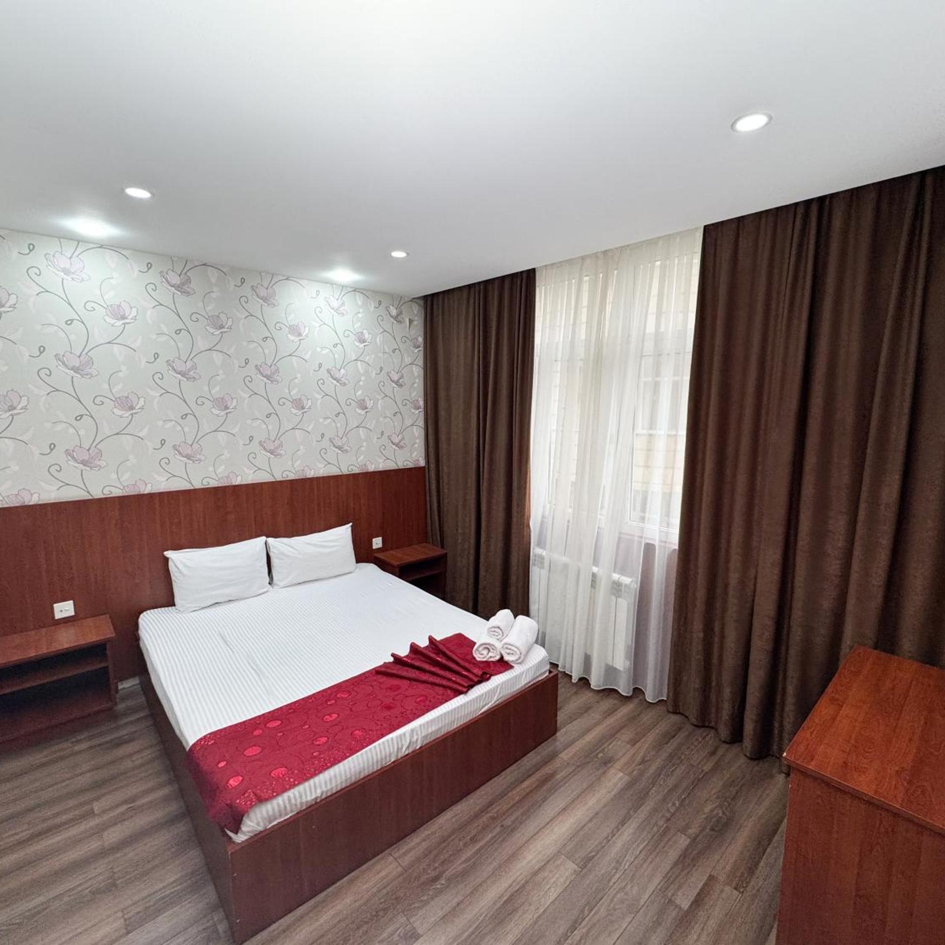 Consul Hotel 8/50