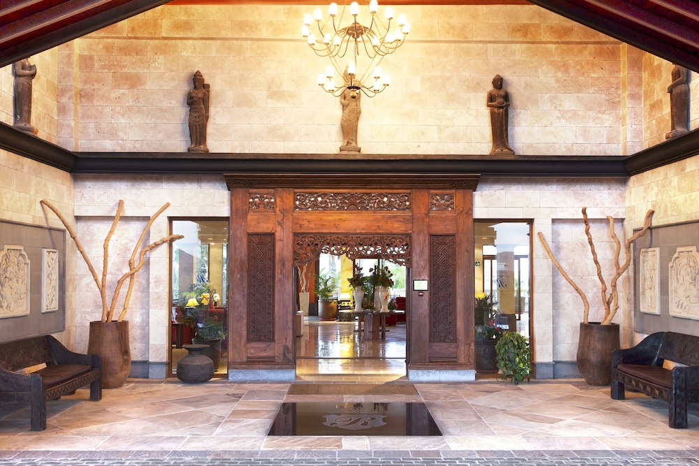 Regency Country Club Hotel 12/53