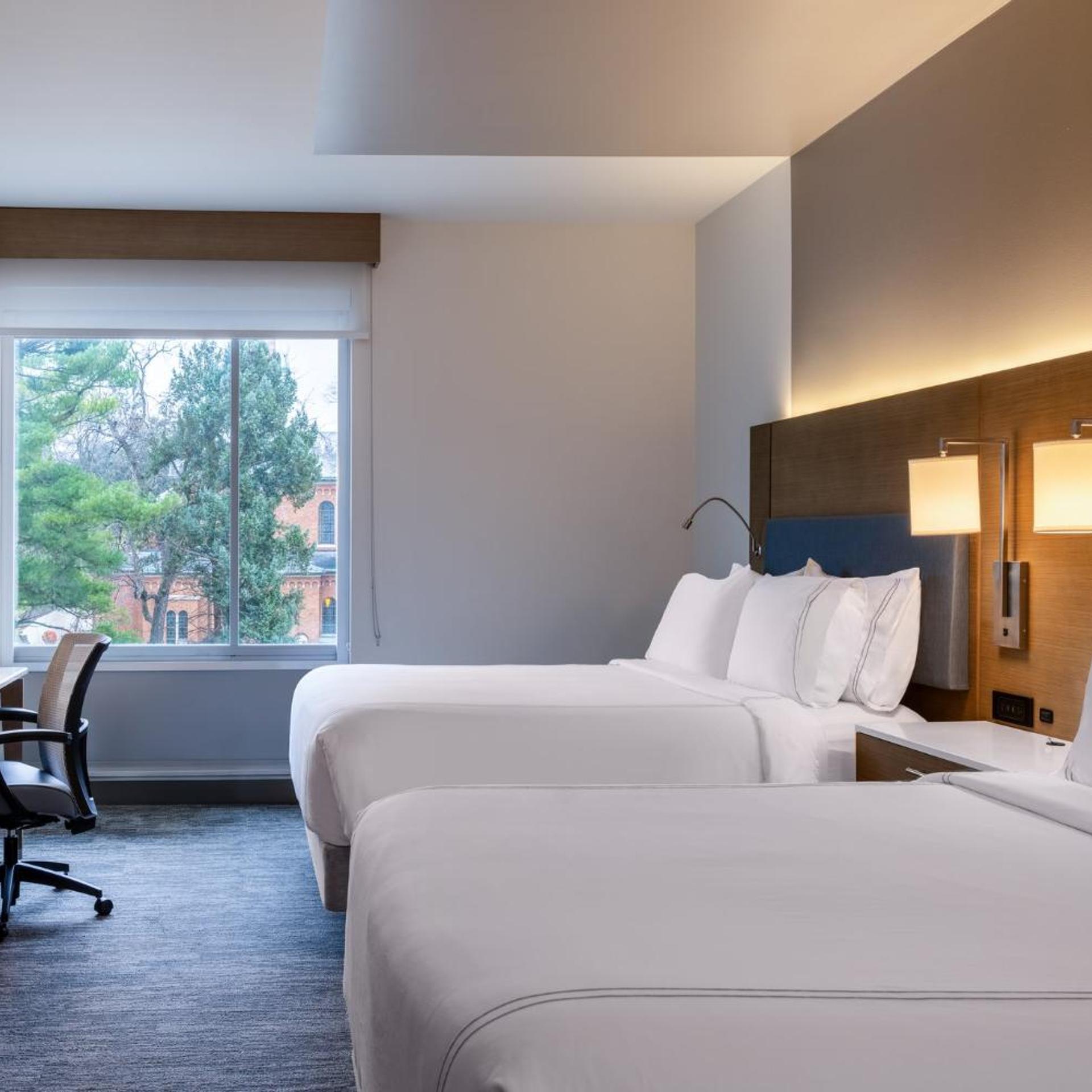 Standard, King Bed, 2 Queen Beds