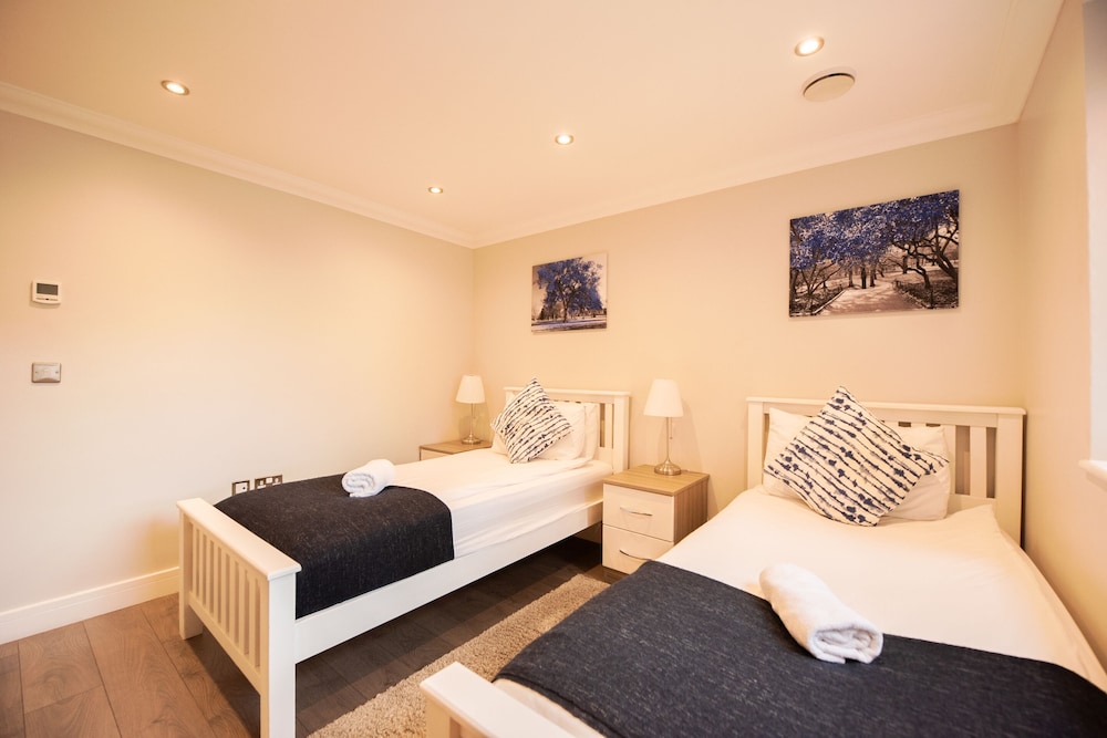 Premium, Apartment, Double and Twin Beds, City View