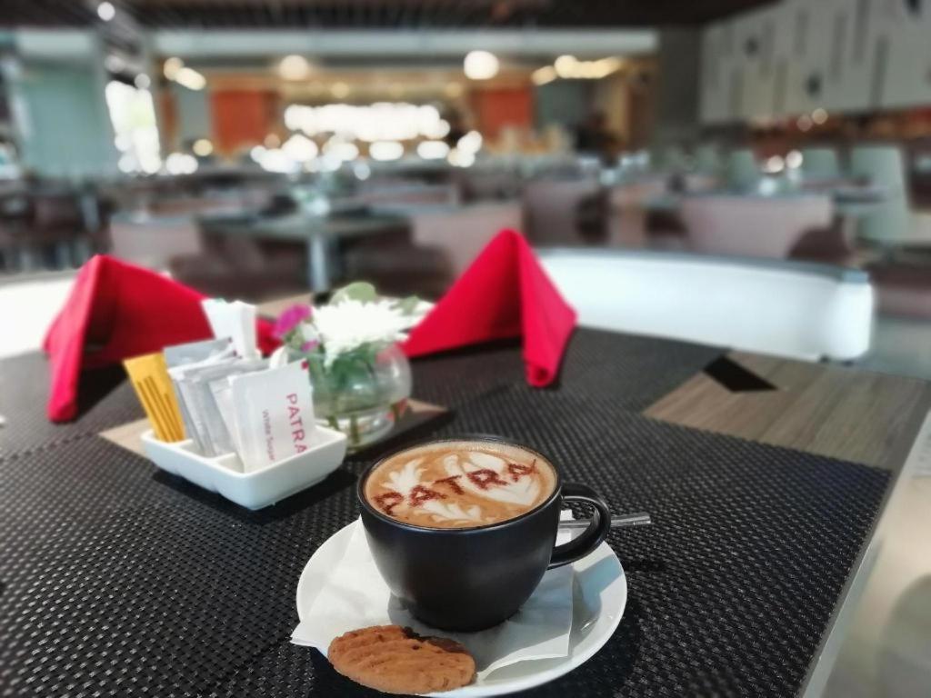 Patra Cirebon 24/41