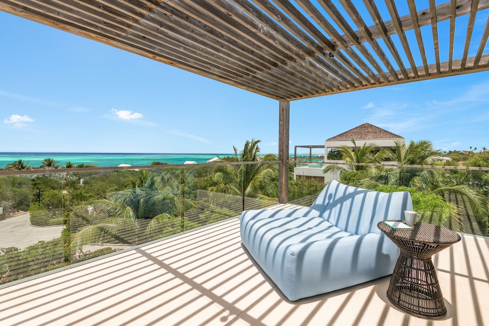 Beach Enclave Long Bay 25/50
