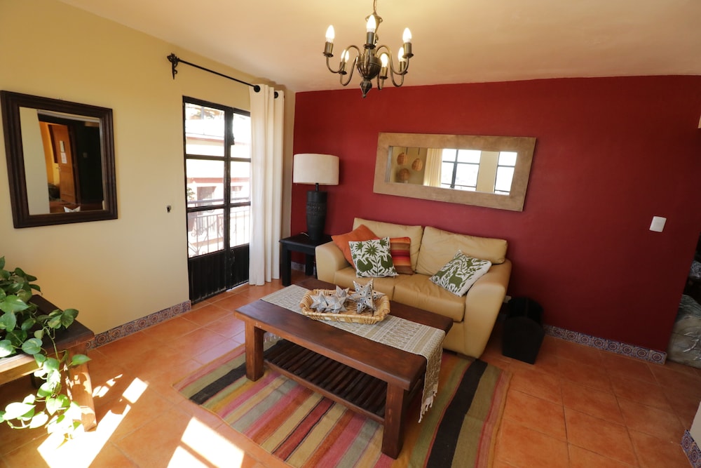 Casa Mia Suites 49/72