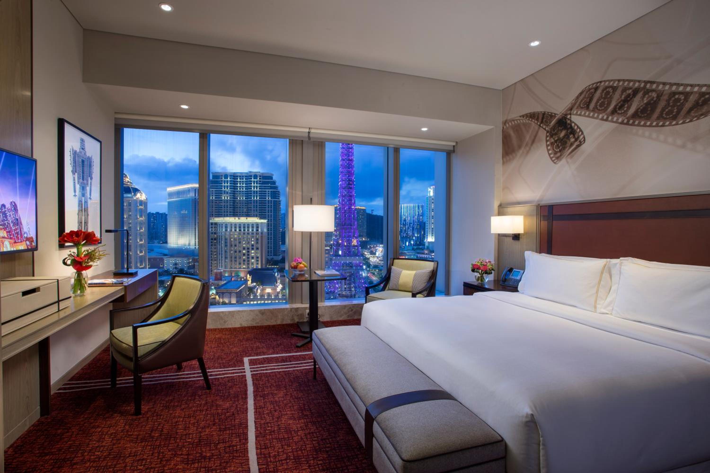 Gallery, Premium, King Bed, with View