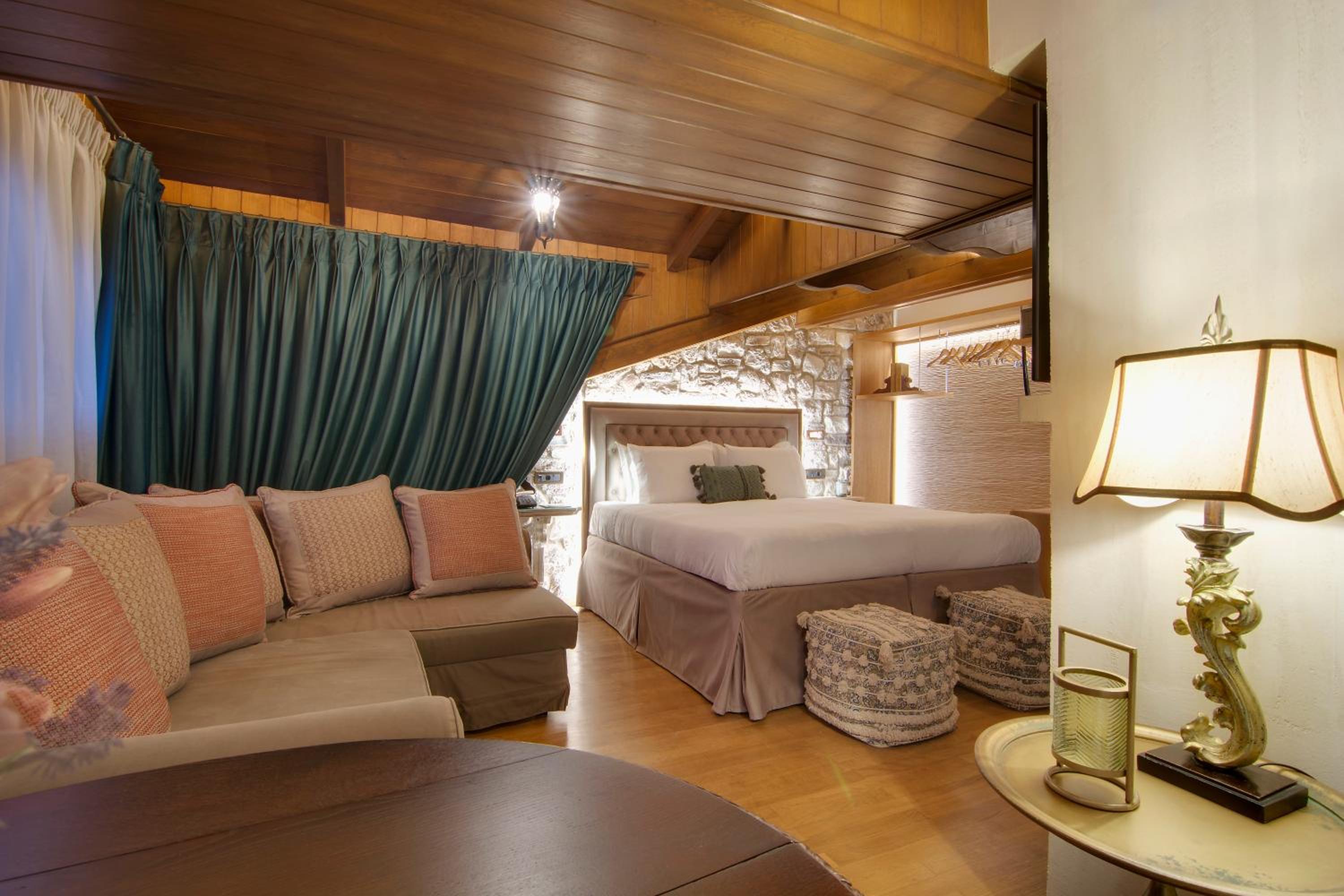 Archontariki Boutique Hotel 40/50