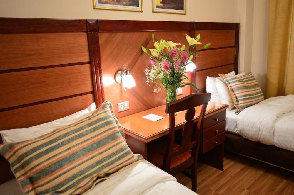 Comfort Hotel Suites 17/48