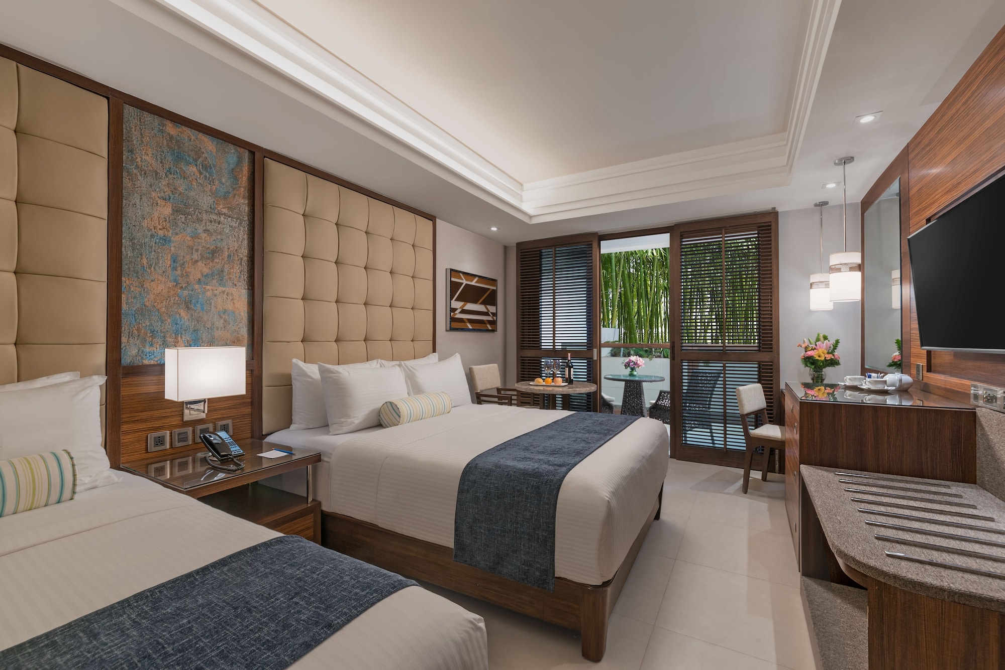 Premier, 1 Queen and 1 Single Bed, Beach Wing