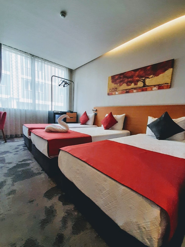 Sapko Airport Hotel 11/46