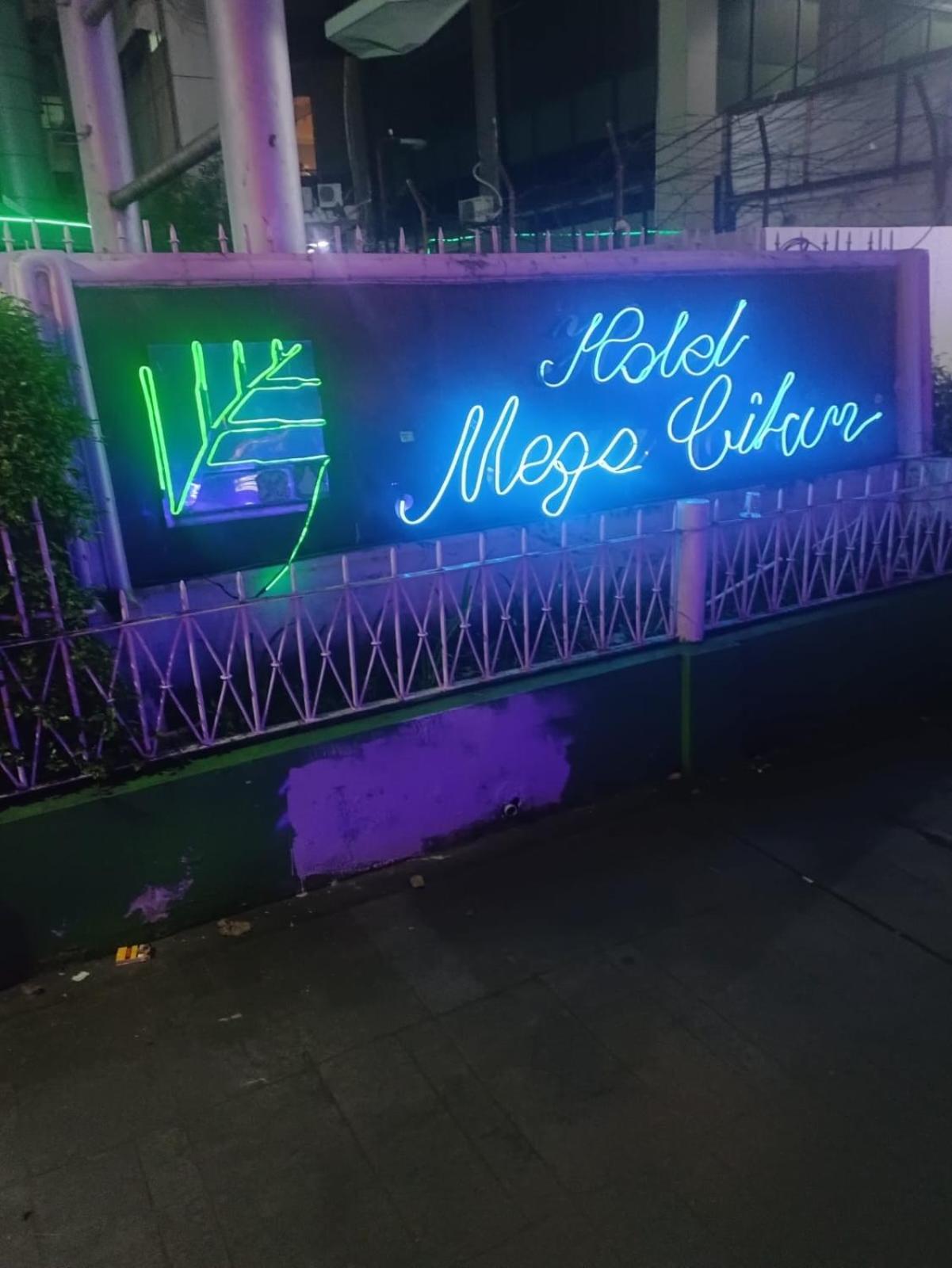 Hotel Mega Cikini 3/28
