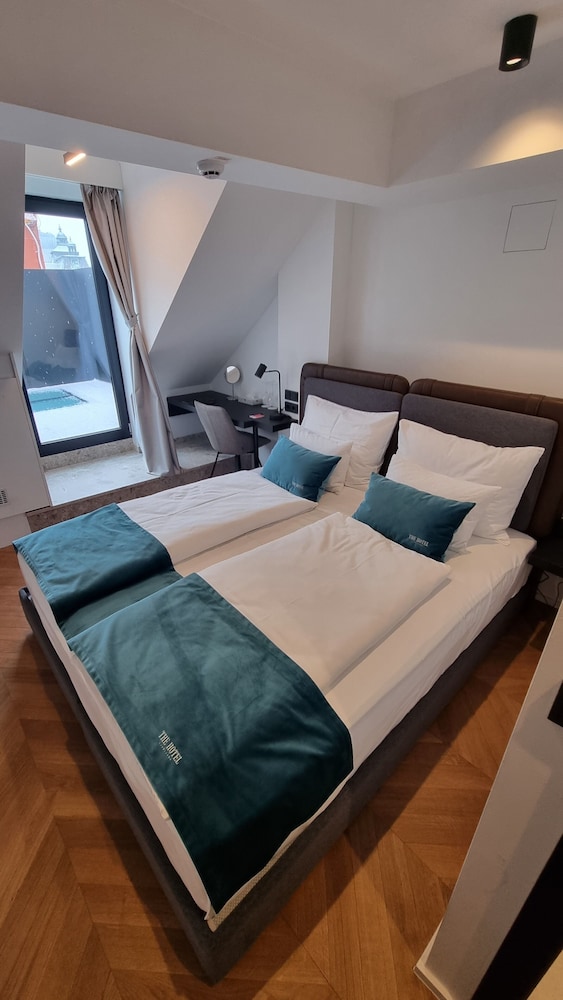 The Hotel Ljubljana 33/43