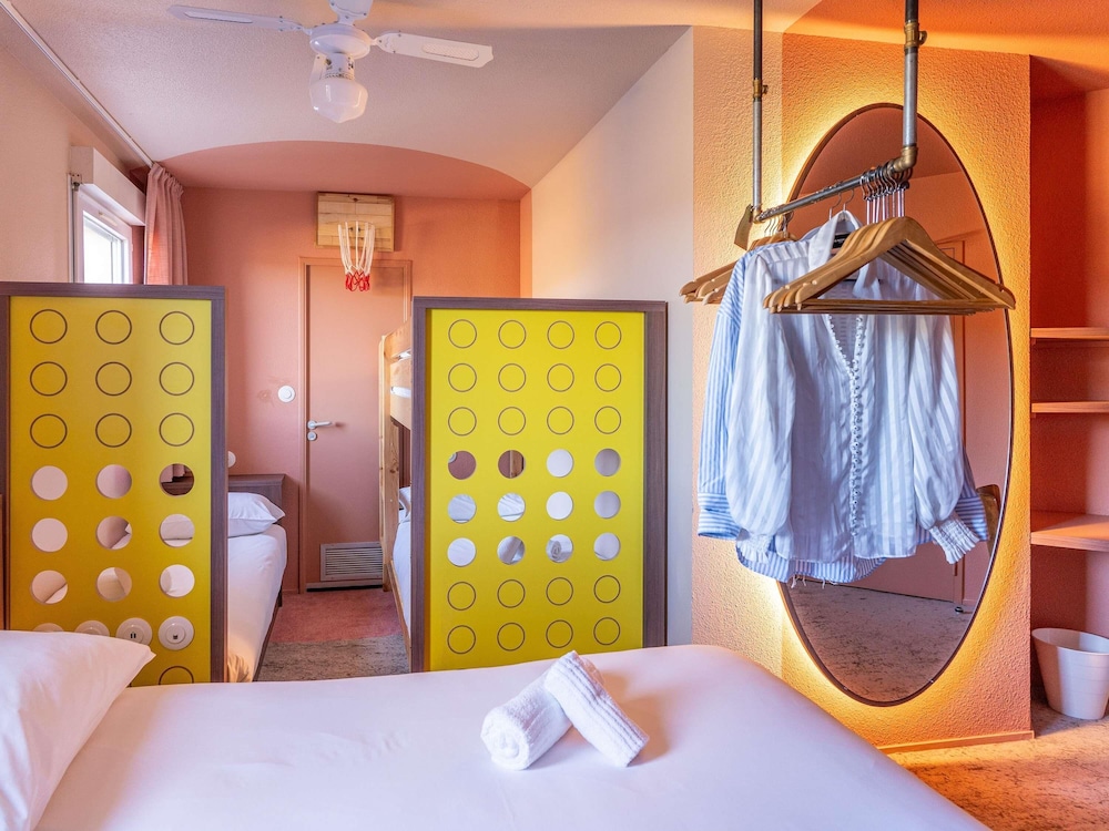 Ibis Styles Pont du Gard Route d'Avignon 10/49