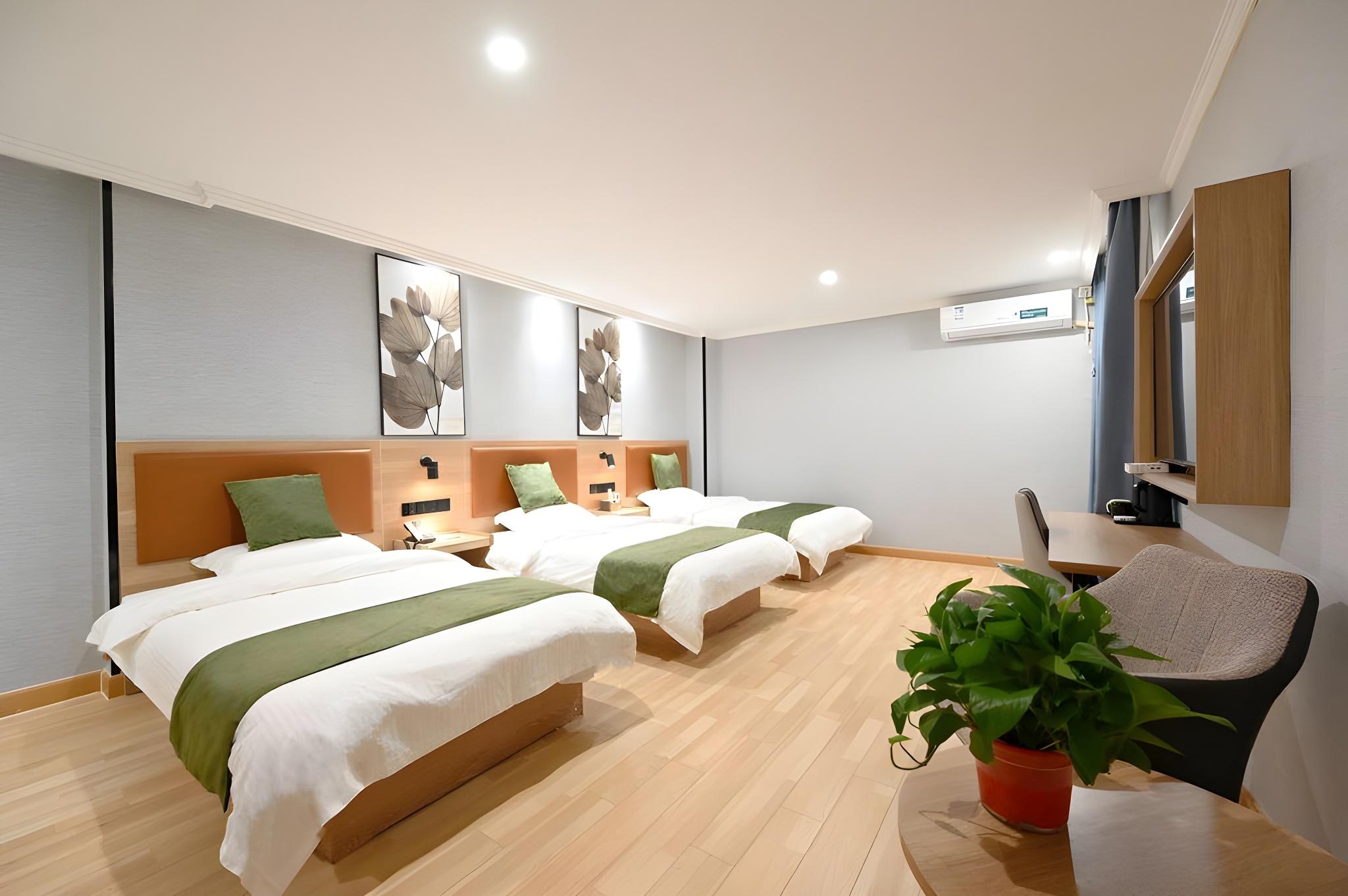 غرفة ثلاثية بثلاثة أسرّة، Greentree Inn Suzhou Taiping Town High-Speed North Station Express Hotel 2/2