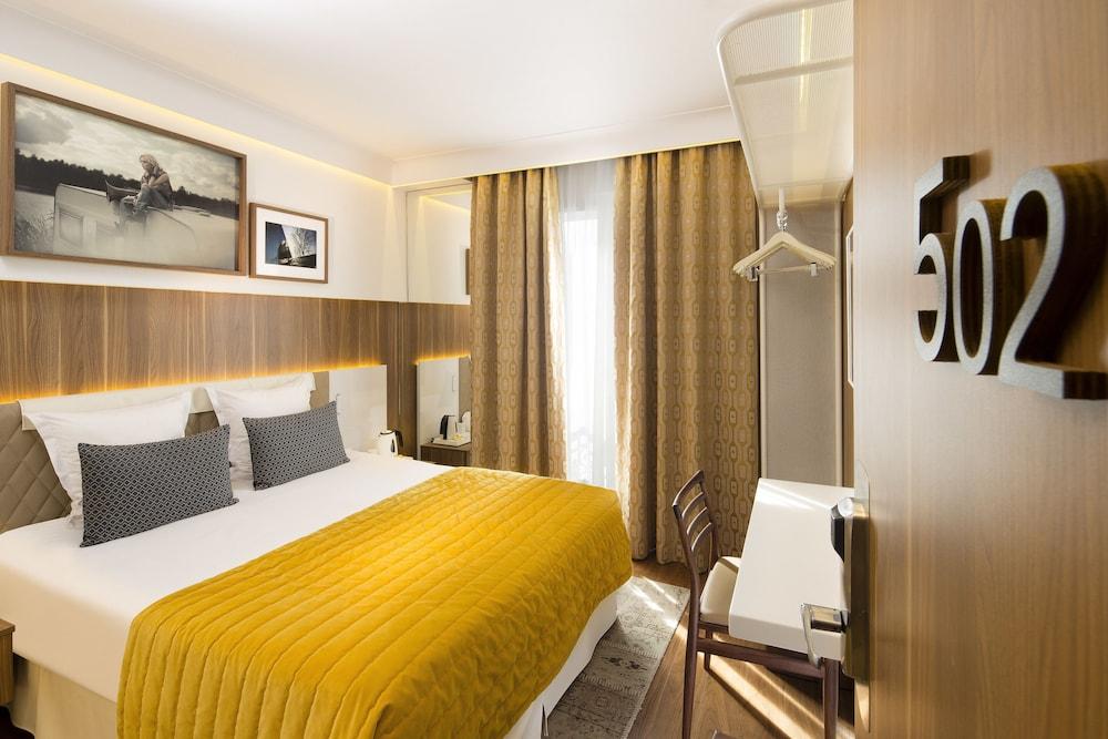 Adjoining, Double or Twin Bed, Hotel Eiffel Turenne 2/2