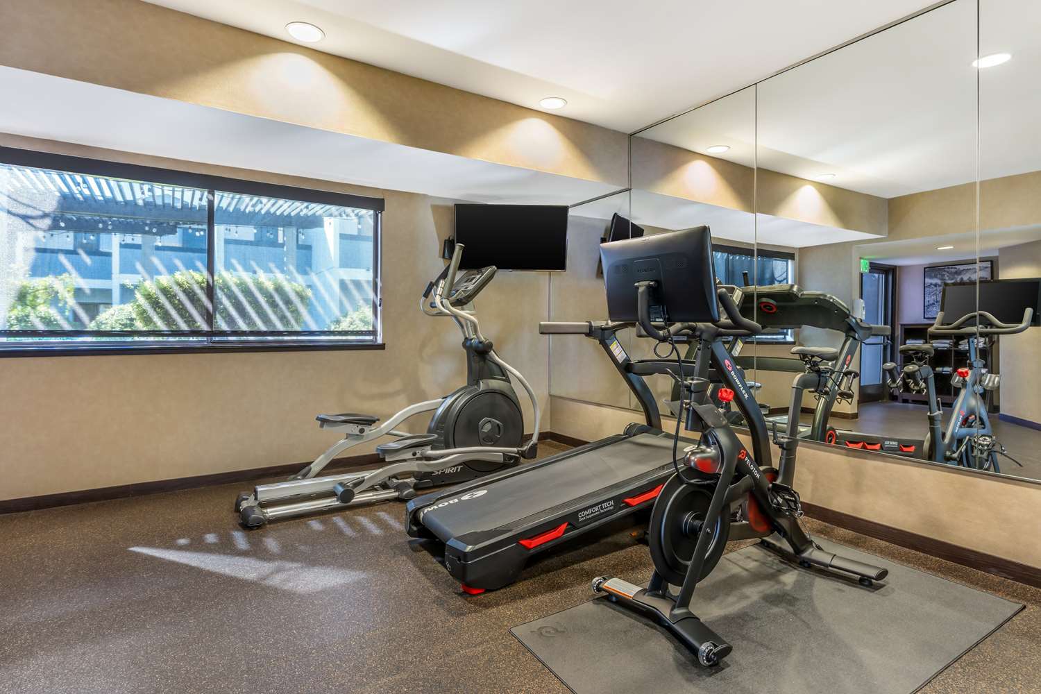 Best Western Plus Wine Country Inn & Suites 6/22