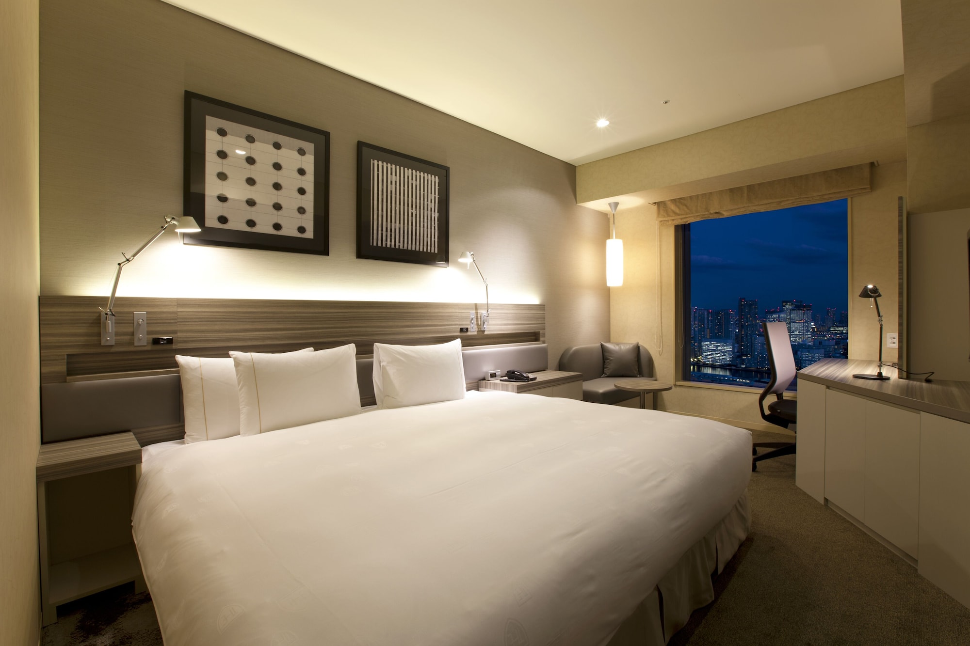 STANDARD, KING BED
