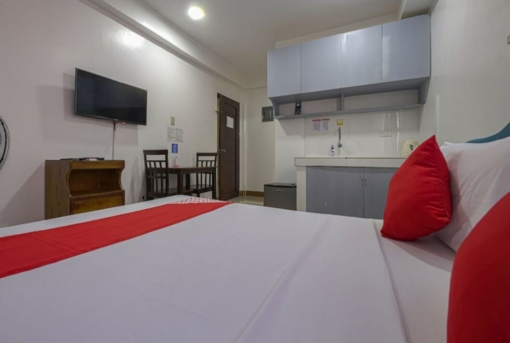 Alicia Apartment 9/23