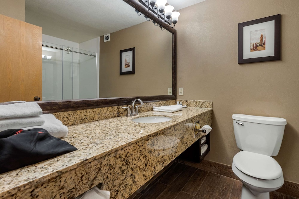 Comfort Suites near Route 66 22/49