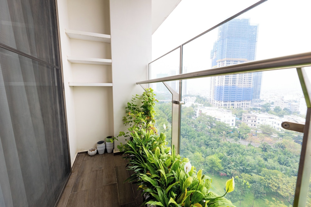Midtown Premium Apartments 19/40