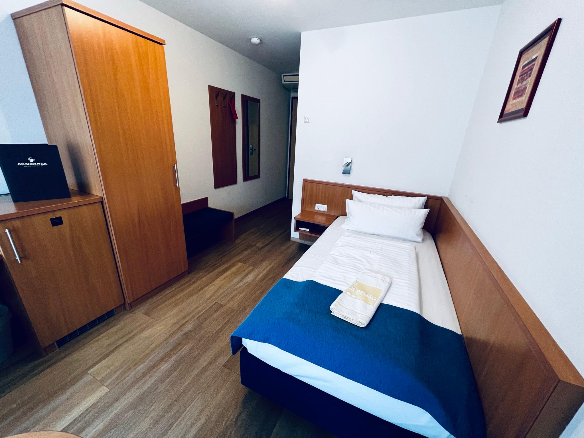 Room, Single
