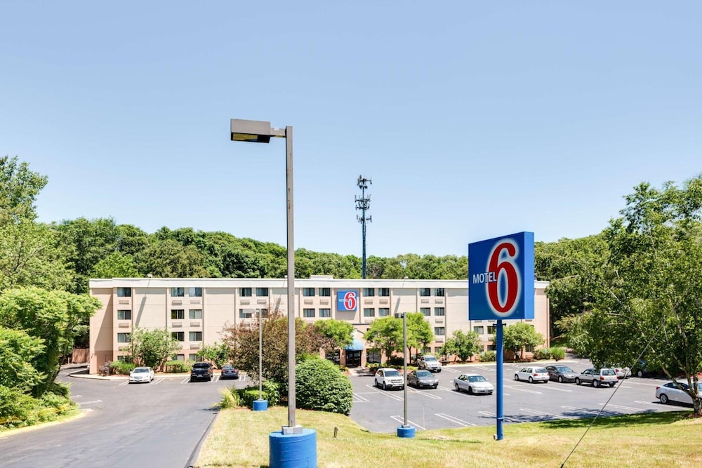 Motel6 Milford, CT 66/74