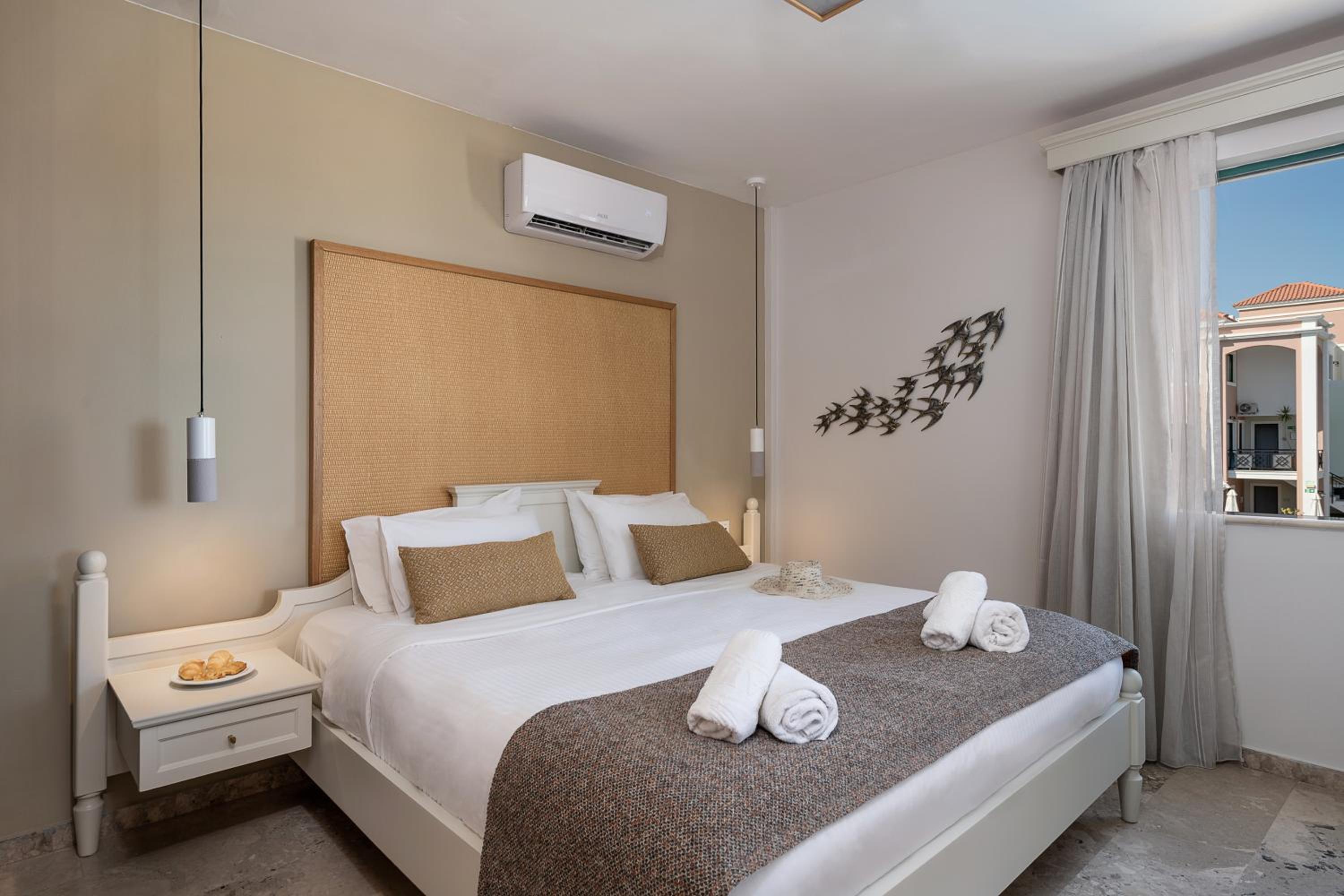 2 BEDROOMS, APARTMENT