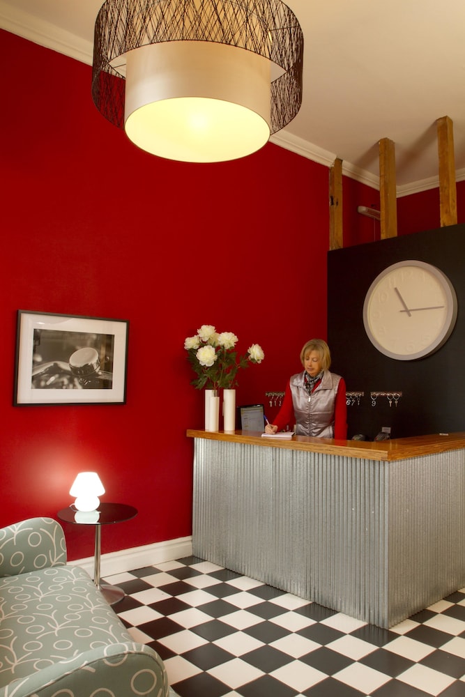 Ultramar Hotel 5/30