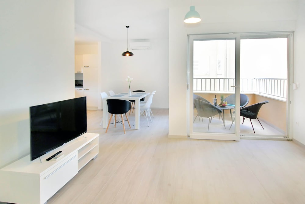 Bacan Family Apartments 19/29