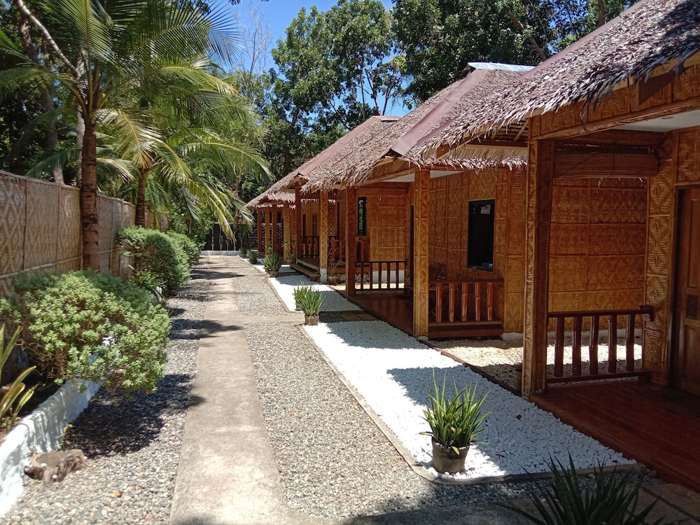 Alona Pawikan Resort 51/58