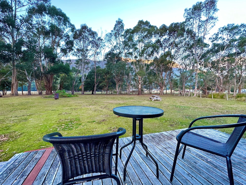 GRAMPIANS CHALETS 25/50