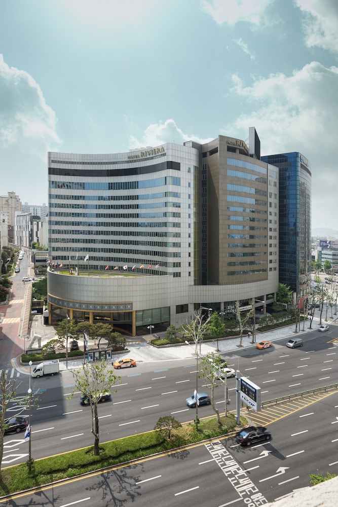 Hotel Riviera Cheongdam in SEOUL